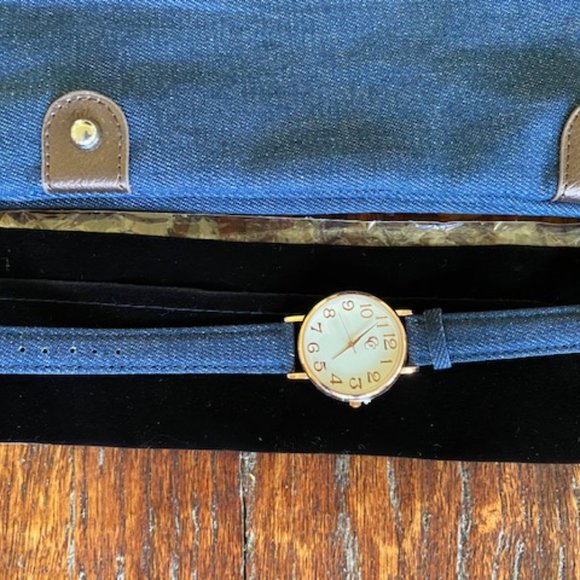 NWT * Gold Coast CROSSBODY Blue DENIM PURSE + Blue DENIM WATCH * 3 zip pockets - Picture 2 of 10